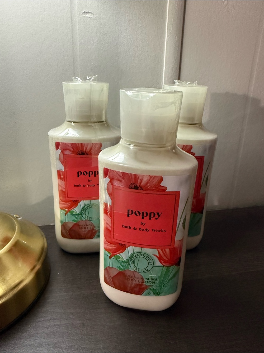 Bath & Body Works Poppy Nourishing Body Lotion - White & Red